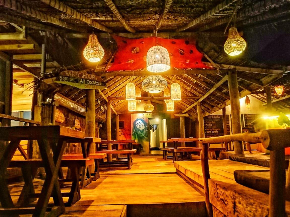 Backpack Beach Hostel & Reggae Bar Bussa Exterior foto