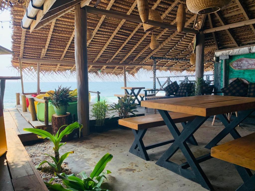 Backpack Beach Hostel & Reggae Bar Bussa Exterior foto