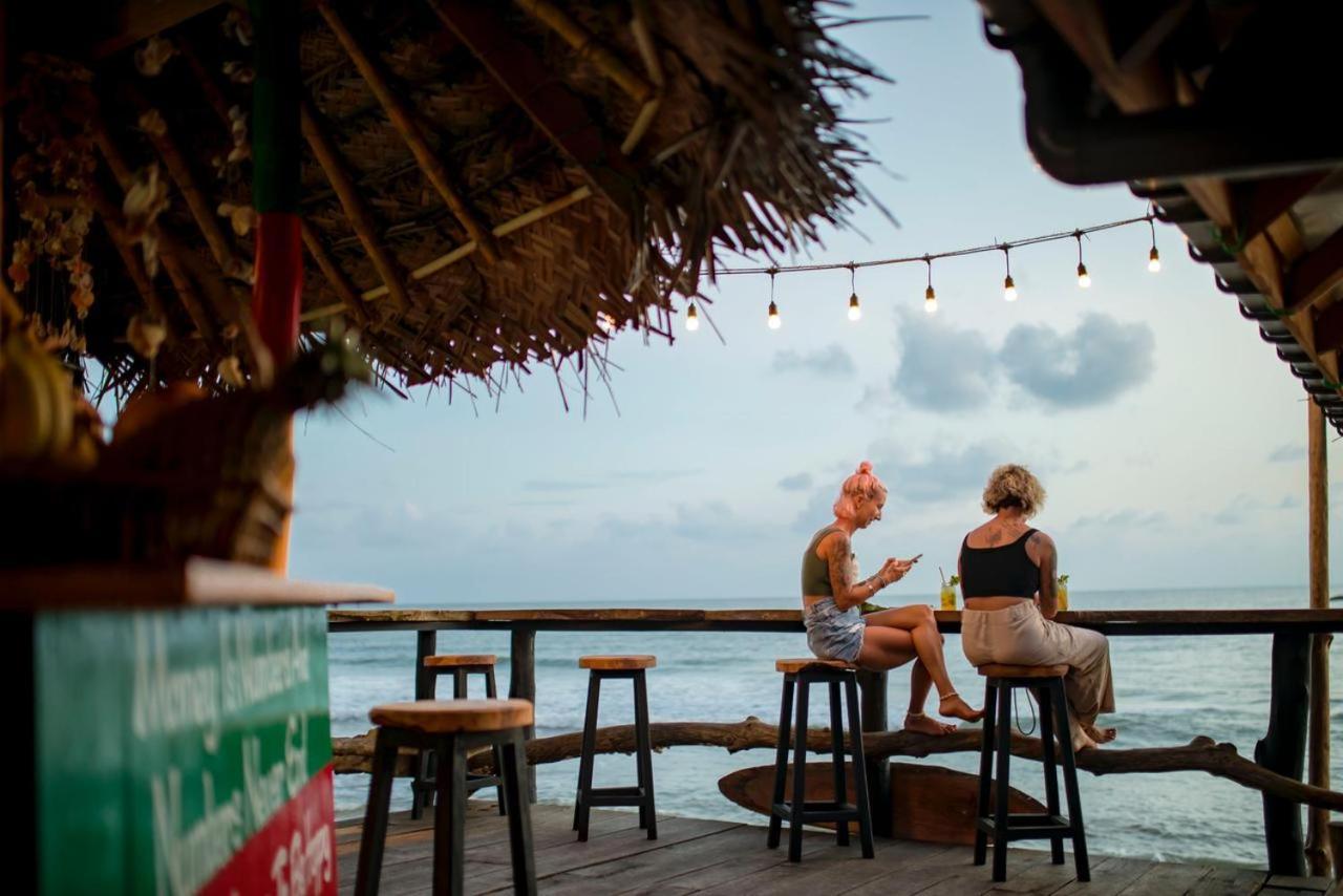 Backpack Beach Hostel & Reggae Bar Bussa Exterior foto