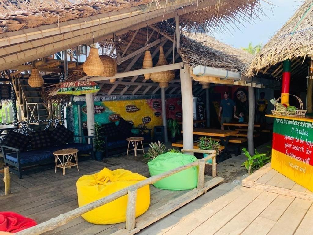 Backpack Beach Hostel & Reggae Bar Bussa Exterior foto