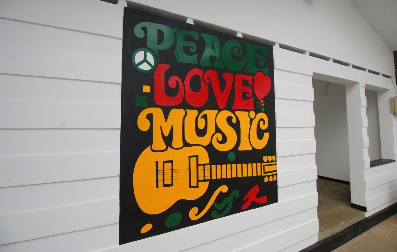 Backpack Beach Hostel & Reggae Bar Bussa Exterior foto