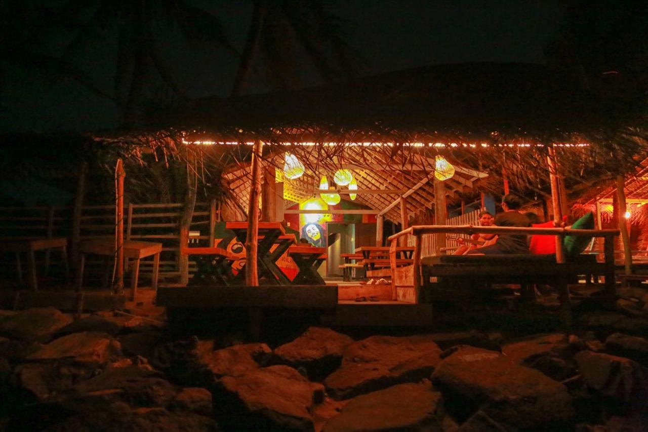 Backpack Beach Hostel & Reggae Bar Galle Exterior foto