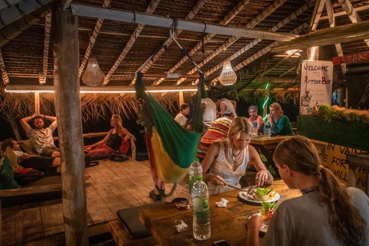 Backpack Beach Hostel & Reggae Bar Bussa Exterior foto